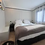 Hyper-centre - A Pied Межев