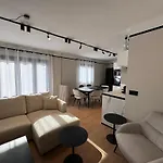 Hyper-centre - A Pied Межев